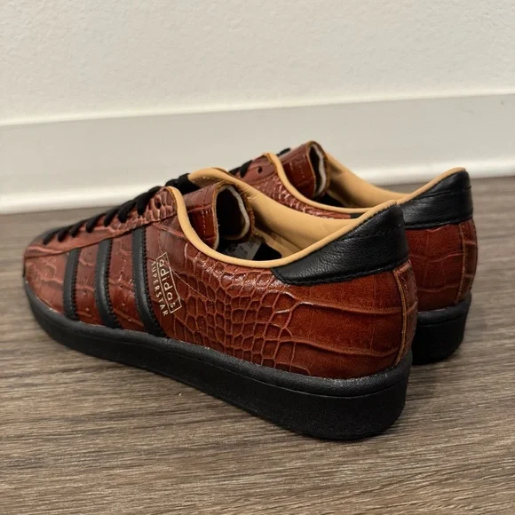 Adidas SUPERSTAR VINTAGE sz 9.5, 10